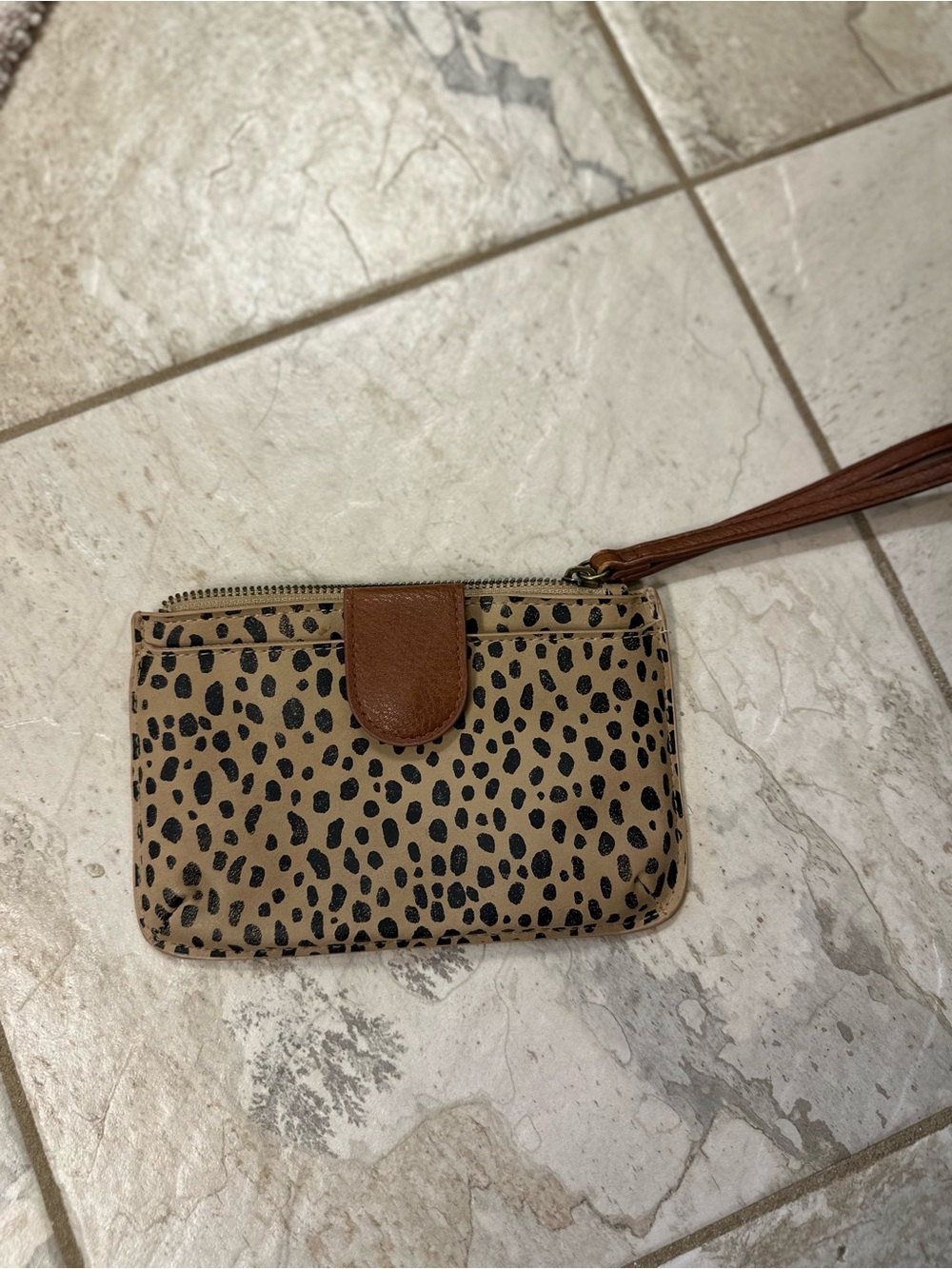 Universal Thread Tan & Black Leopard Wristlet Clutch